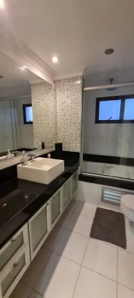 Imagem Cobertura à semi-mobiliada de 271 m², com 3 dormitórios ,sendo 2 suítes master com closet e banh...