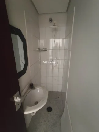 Imagem Locação de Prédio Comercial no Alto da Lapa: 12 Salas, 4 Banheiros, 3 Vagas de Garagem, 300m² de Área