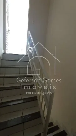Imagem Casa à Venda - Com 2 pavimentos - Centro - Mantena - MG