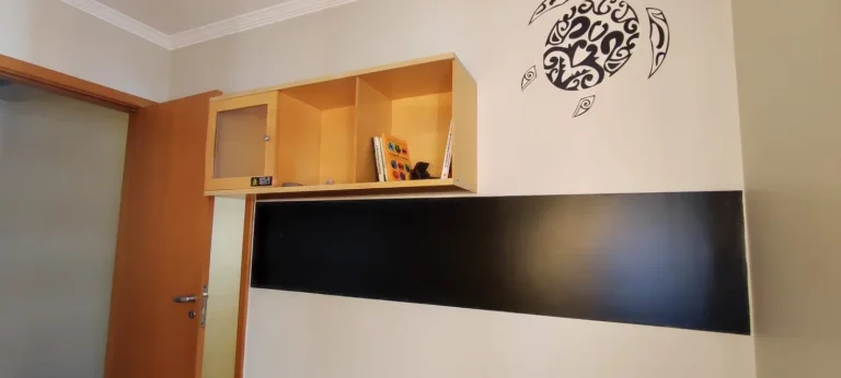 Imagem Apartamento 148 M², 3Q, 2 Suítes, Suíte com hidromassagem, 2 salas, lareira, 4 banheiros, 3 vagas, dependência completa de serviço, academia, sauna.