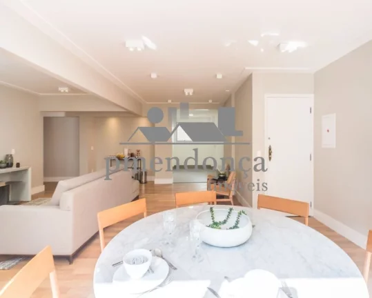 Imagem Apartamento reformado com 153m², 2 quartos sendo 1 suíte e 2 vagas.