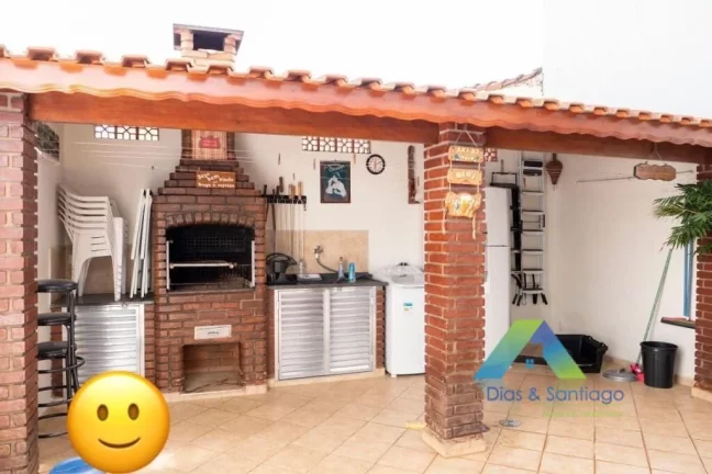 Imagem VILA VERMELHA Lindo sobrado 160 metros, 3 dormitórios, 1 suíte, 2 vagas com ótimo valor e localização.