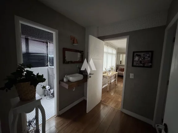 Imagem Cobertura com 3 Quartos e 2 Vagas à Venda no Centro em São Vicente/SP