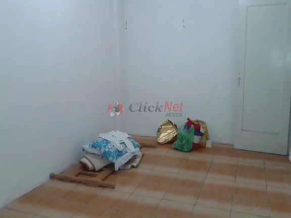Imagem Apto á 300m2 da praia 2 dormitórios ,varanda ,sem vaga, bairro Gonzaga em Santos