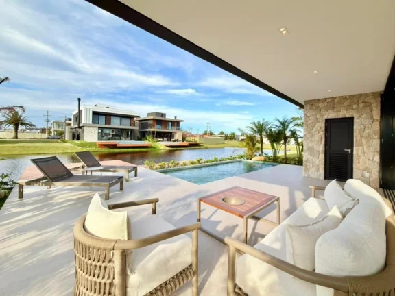 Imagem Casa em Condominio 5 Dormitórios - Bairro --