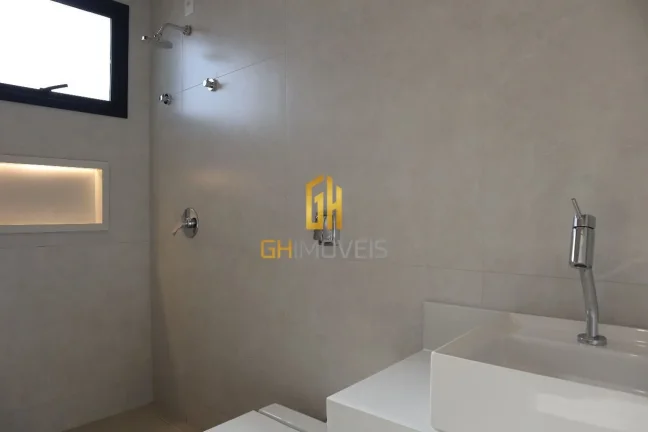 Imagem SO0426

Sobrado 3 quartos, no Condomínio Jardins Versalhes - Aparecida de Goiânia - GO, com 212,89...