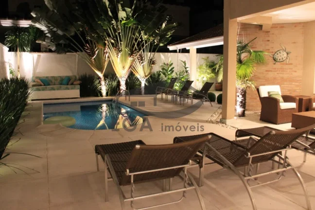 Imagem Casa Avenda Em Condominio de Alto Padrão