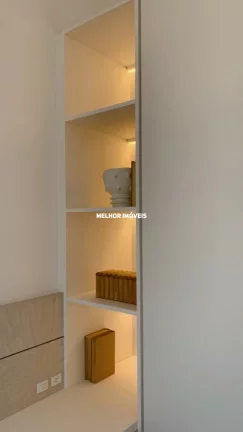 Imagem Casa nova finamente decorada em Condomínio fechado pé na areia 4 suítes localizada na praia do estaleiro Balneário Camboriú.