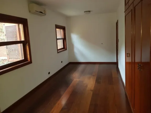 Imagem Casa no Res. ALPHA 1 - 650m²