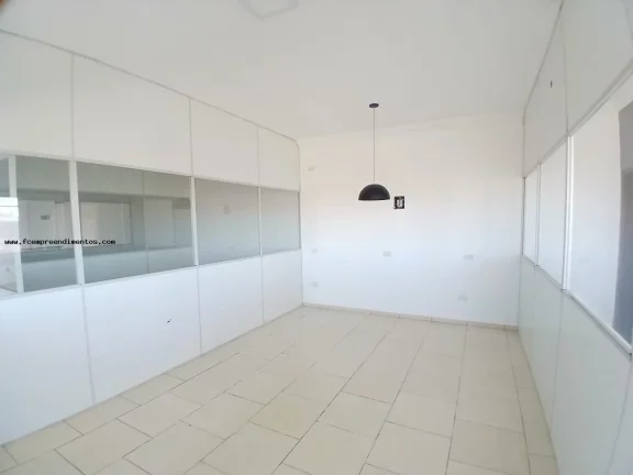 Imagem Salão Comercial para Locação em Limeira, Vila Queiroz, 1 banheiro, 3 vagas