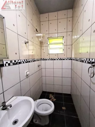 Imagem Casa à venda em Tupiry, Praia Grande-SP: 2 quartos, 1 sala, 2 banheiros, 2 vagas de garagem, 80m² de área. Venha conferir!