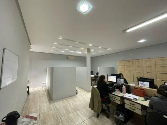Imagem Sobrado Comercial de 278 m² com Ampla Área para Seu Negócio