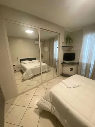 Imagem Apartamento Garden quadra mar de 3 quartos e 2 vagas de garagem no Centro de Balneário Camboriú