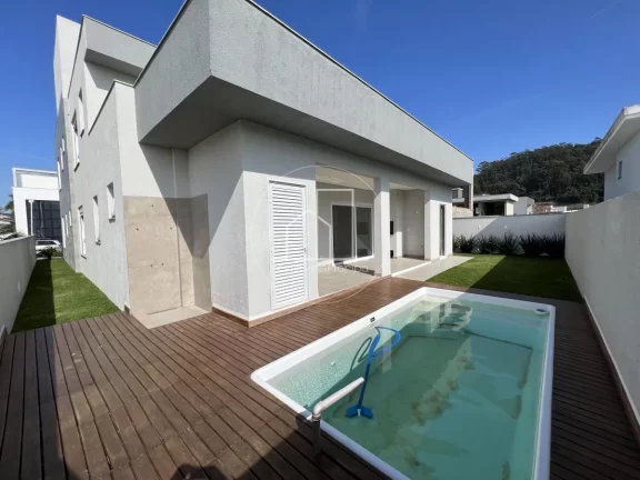 Imagem Casa Alto Padrão para Venda em Florianópolis / SC no bairro Ingleses do Rio Vermelho