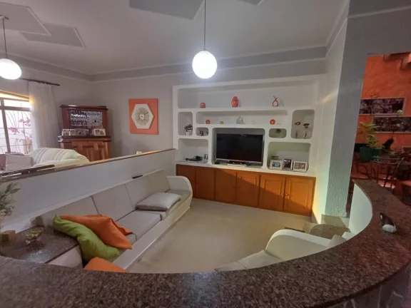Imagem Sobrado para venda em Vila Santo Antônio com 4 quartos, sendo 2 suítes, 228m2
