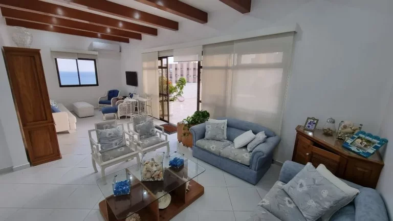 Imagem PITANGUEIRAS- COBERTURA PENTHOUSA COM MARAVILHOSA VISTA , LAZER E 02 VAGAS .