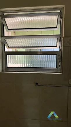 Imagem Sobrado Padrão com 100m² com 3 dorms, 1 vaga coberta, quintal em localização privilegiada no Sacomã/Zsul