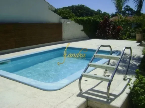 Imagem Casa térrea mobiliada e decorada em dois lotes, ótima localização