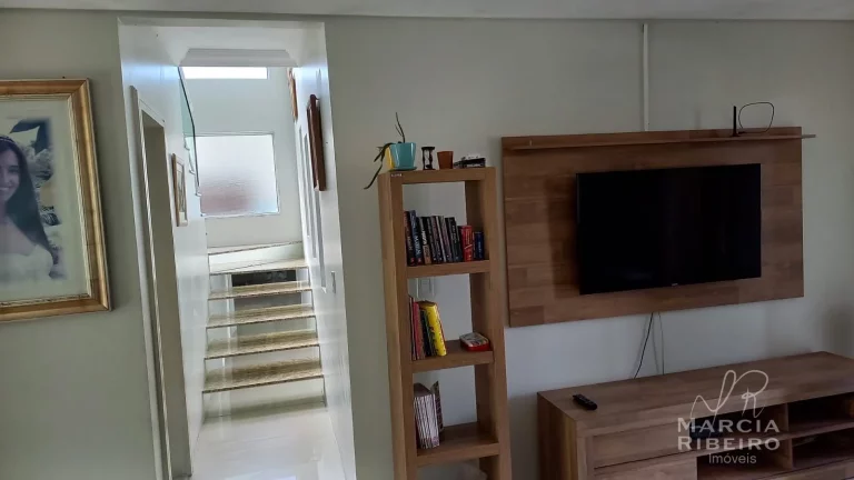 Imagem Casa com 3 dormitórios bairro Ingleses do Rio Vermelho