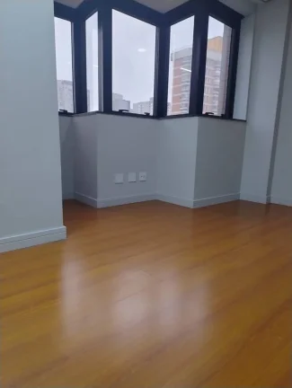 Imagem Conjunto Comercial no Edifício Cenpre