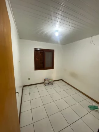 Imagem Oportunidade casa 2 quartos muito bem localizada e com espaço de pátio em Novo Hamburgo