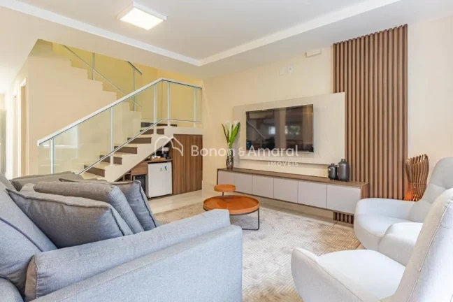 Imagem Linda e aconchegante casa à venda no Alphaville Campinas, com área construída de 210 m². Imóvel...