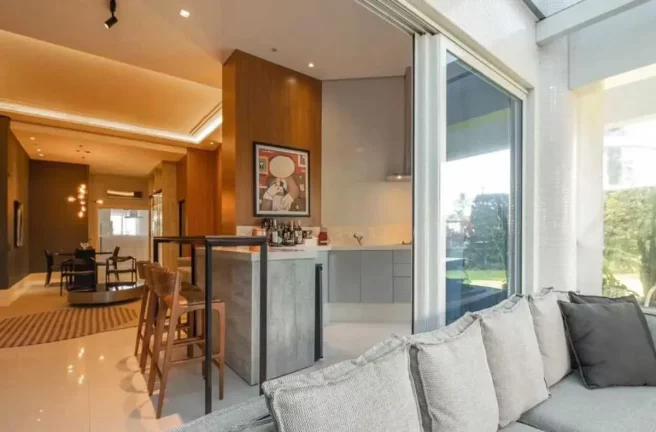 Imagem Apartamento diferenciado com 3 suítes e 3 vagas de garagem na Praia Brava em Itajaí