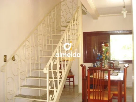 Imagem Casa 4 dormitórios à venda Nossa Senhora de Lourdes Santa Maria/RS