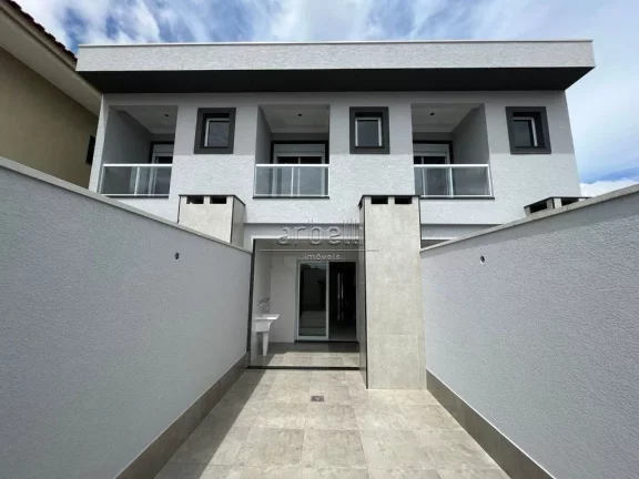 Imagem Sobrado com 165 metros quadrados, com 3 dormitórios sendo 1 suíte com varanda, 3 banheiros, 1 lava...