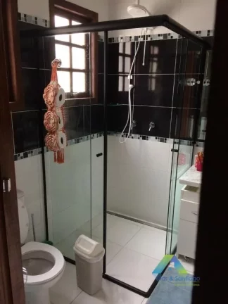 Imagem Sobrado a 5 minutos da estação do metro Santa Cruz, 140 metros, 3 dormitórios, 2 vagas localização privilegiada e ótimo valor !