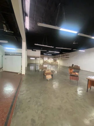 Imagem Salão comercial na Av. José Gomes - Antiga Pneulândia