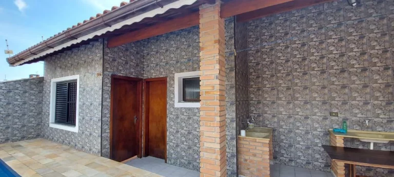 Imagem CASA COM PISCINA 3 DORM. OTIMO BAIRRO