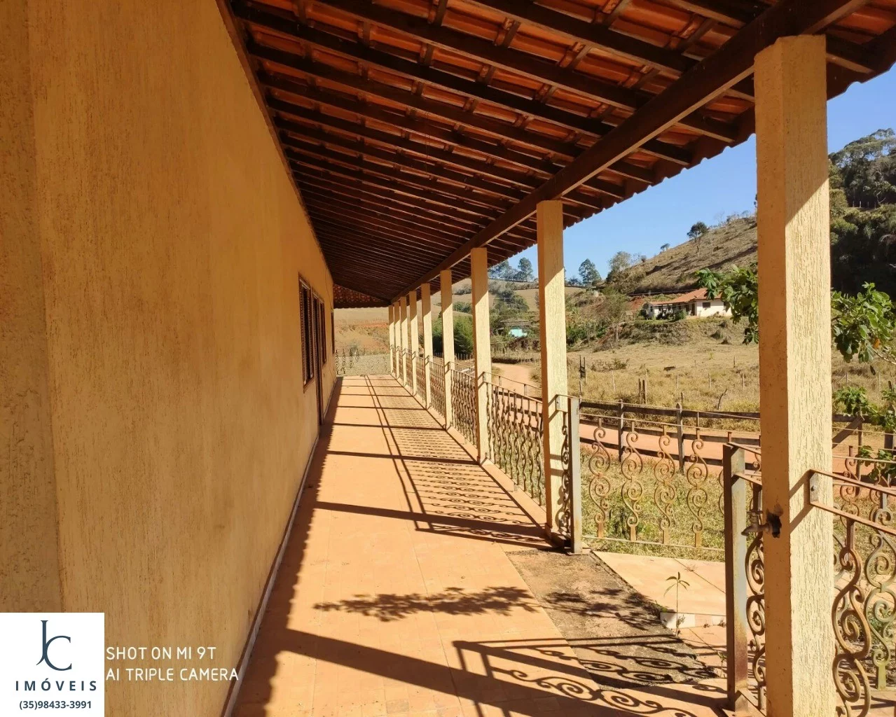 Imagem Sítio , próximo à São Lourenço MG, topografia plana, energia el?(C)trica instalada, muita água, lago, ducha natural, casa grande, estrada boa.