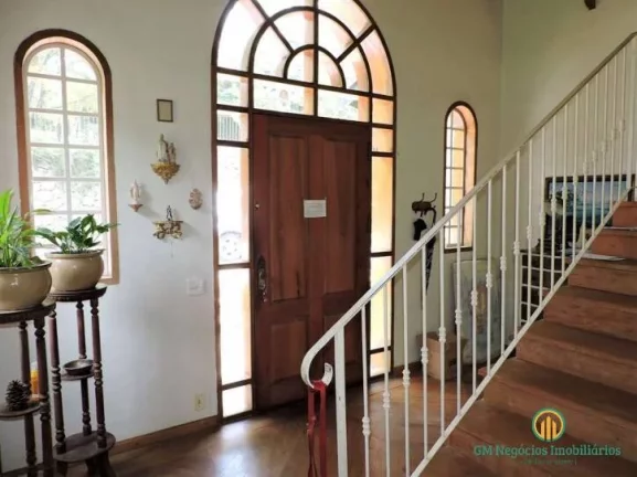 Imagem Cond Forest Hills - Casa Colonial, 4 sts e piscina! Ao lado do clube!