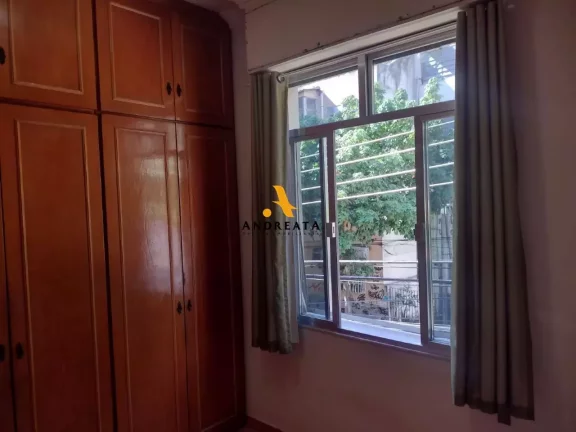 Imagem Gloria - Rua Santo Amaro - Vendo ótimo apto 2 quartos , boa cozinha - localiação privilegiada - R$390.000,00 - Agende uma visita!
