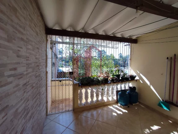 Imagem Imperdível: Casa à venda em Francisco Morato-SP, Jardim Nova Belém, com 3 quartos, 1 suíte e 181,81m². Agende sua visita agora!