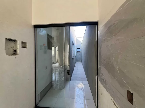 Imagem Sobrado com 2 suítes e 1 vaga de garagem em Camboriú