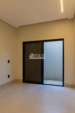Imagem Encantadora casa à venda no Loteamento fechado Parque Dos Buritis 2, em Uberaba