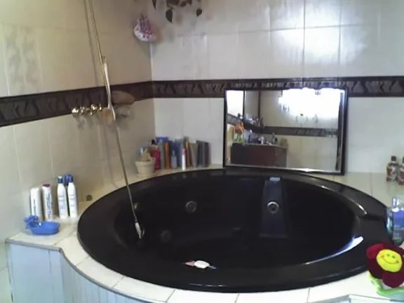Imagem Excelente casa assobradada em Rio das Pedras, com 4 quartos (sendo 2 suites) com hidromassagem, vara...