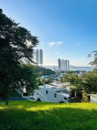 Imagem Terreno á venda com ótima localização em Balneário Camboriú.
