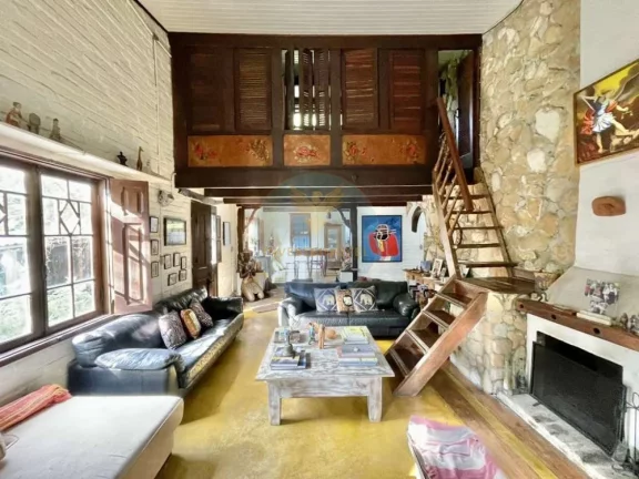 Imagem Casa em Condomínio a Venda no bairro Granja Viana - Embu das Artes, SP