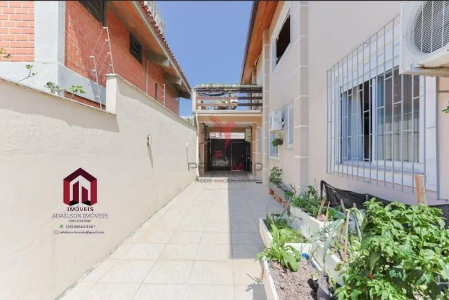 Imagem Casa a venda em Florianópolis SC Bairro Trindade com 4 quartos, sendo 2 suítes ,295m²