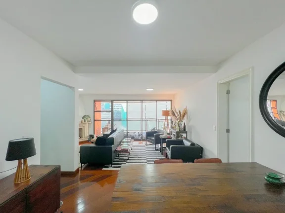 Imagem Apartamento 155M², 4Q, 1 Suíte, 3 Banheiros, 3 Vagas, Sacada, Lavabo, Academia, Piscina, Churrasqueira, Sauna, Quadra, Playground, Depósito, Despensa.