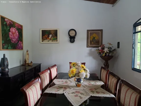 Imagem Casa para Venda em Arujá, Granjas Urupes, 5 dormitórios, 2 suítes, 6 banheiros, 4 vagas