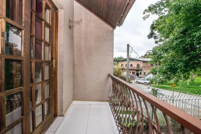 Imagem Sobrado 4 quartos no Santo Inácio.