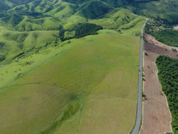 Imagem ÁREA À VENDA, 4000000 M² POR R$ 36.000.000 - PIEDADE - CAÇAPAVA/SP