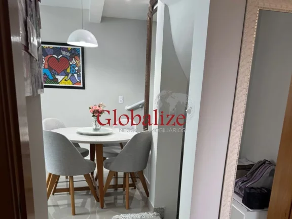 Imagem Casa em Villagio com 2 Dormitórios e Garagem para 3 Carros ? Santos R$ 885 mil