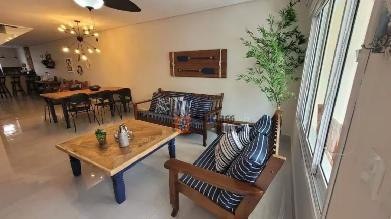 Imagem Sobrado com 3 dormitórios à venda, 136 m² por R$ 1.100.000 - Juquehy - São Sebastião/SP