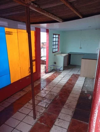 Imagem Casa com 2 salões comerciais à venda, 200 m² por R$ 850.000 - Parque Santa Teresa - Carapicuíba/SP