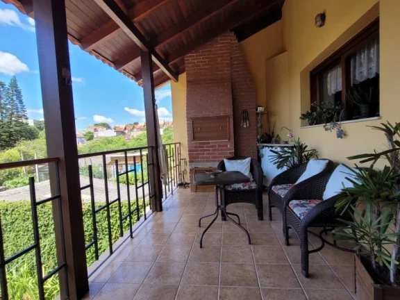 Imagem Casa com 3 Quartos à Venda,  em Tristeza - Porto Alegre